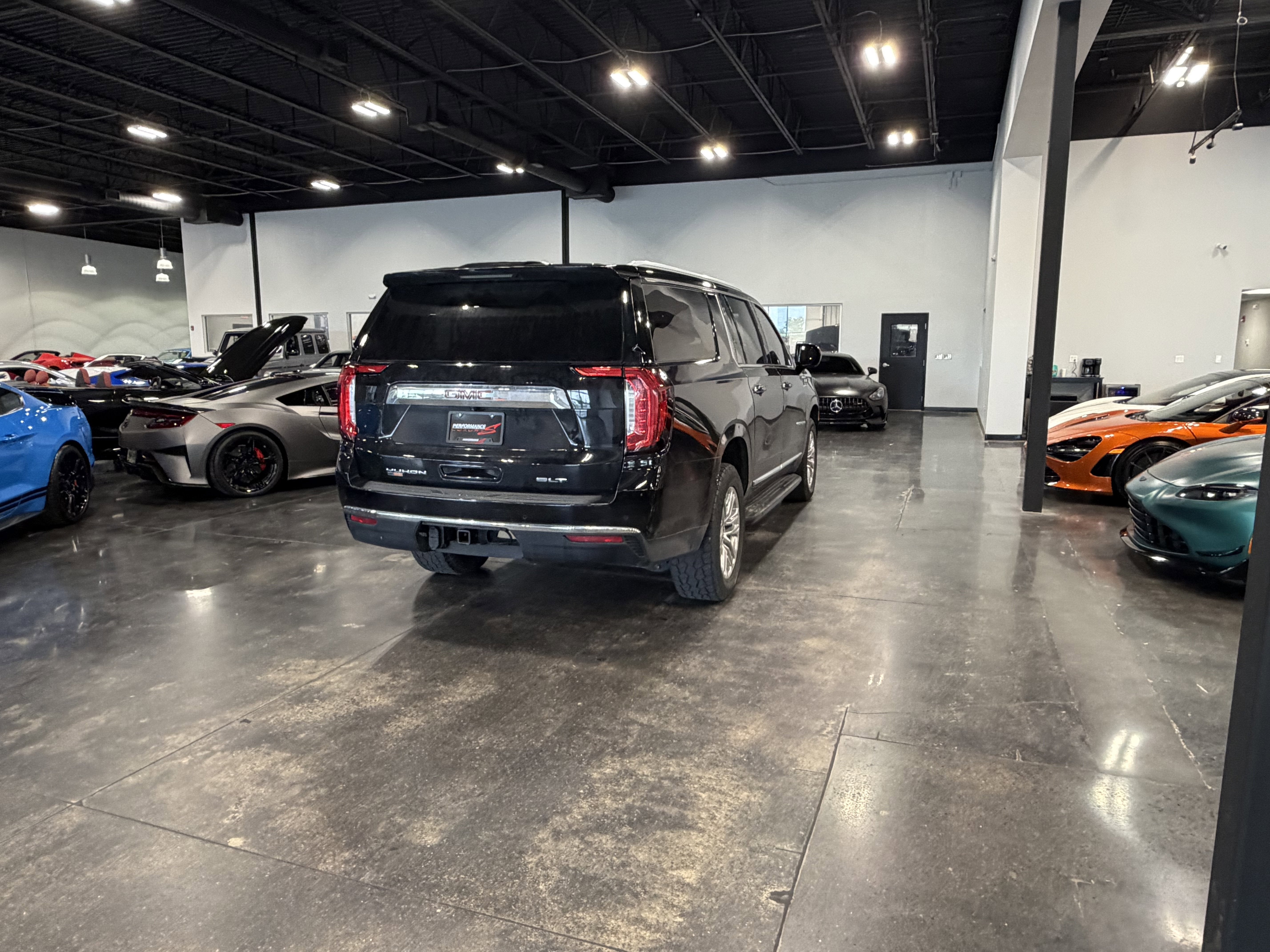 gmc yukon xl 2021 1GKS1GKD7MR369538 image